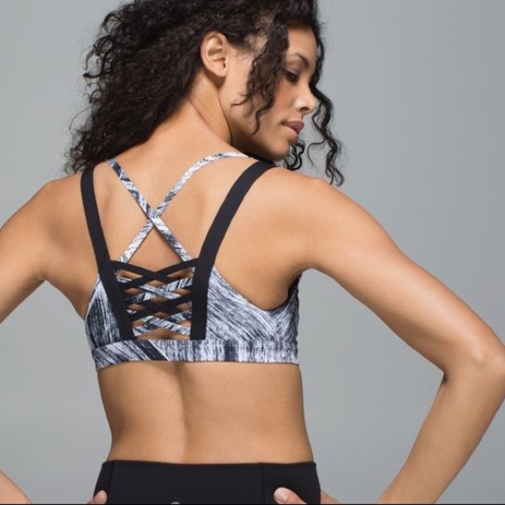 🍋 Lululemon Hot to Street Strappy Bra 4